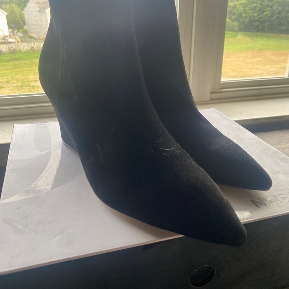 Nine West Suede Wedge - Picture 3 of 4